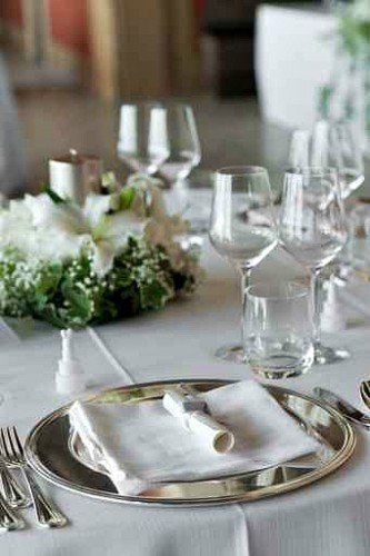 elegant table setting